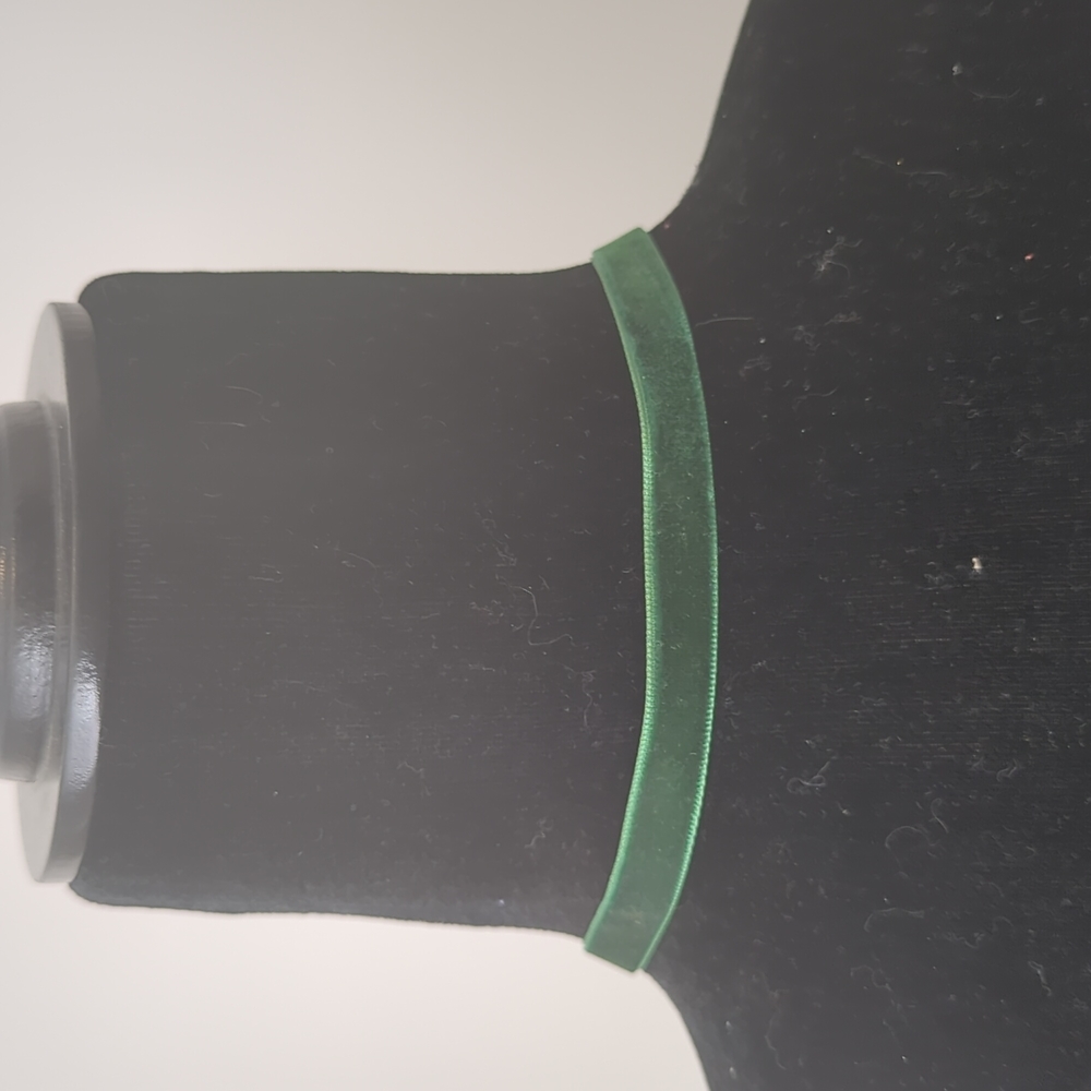 Green Velvet Chocker